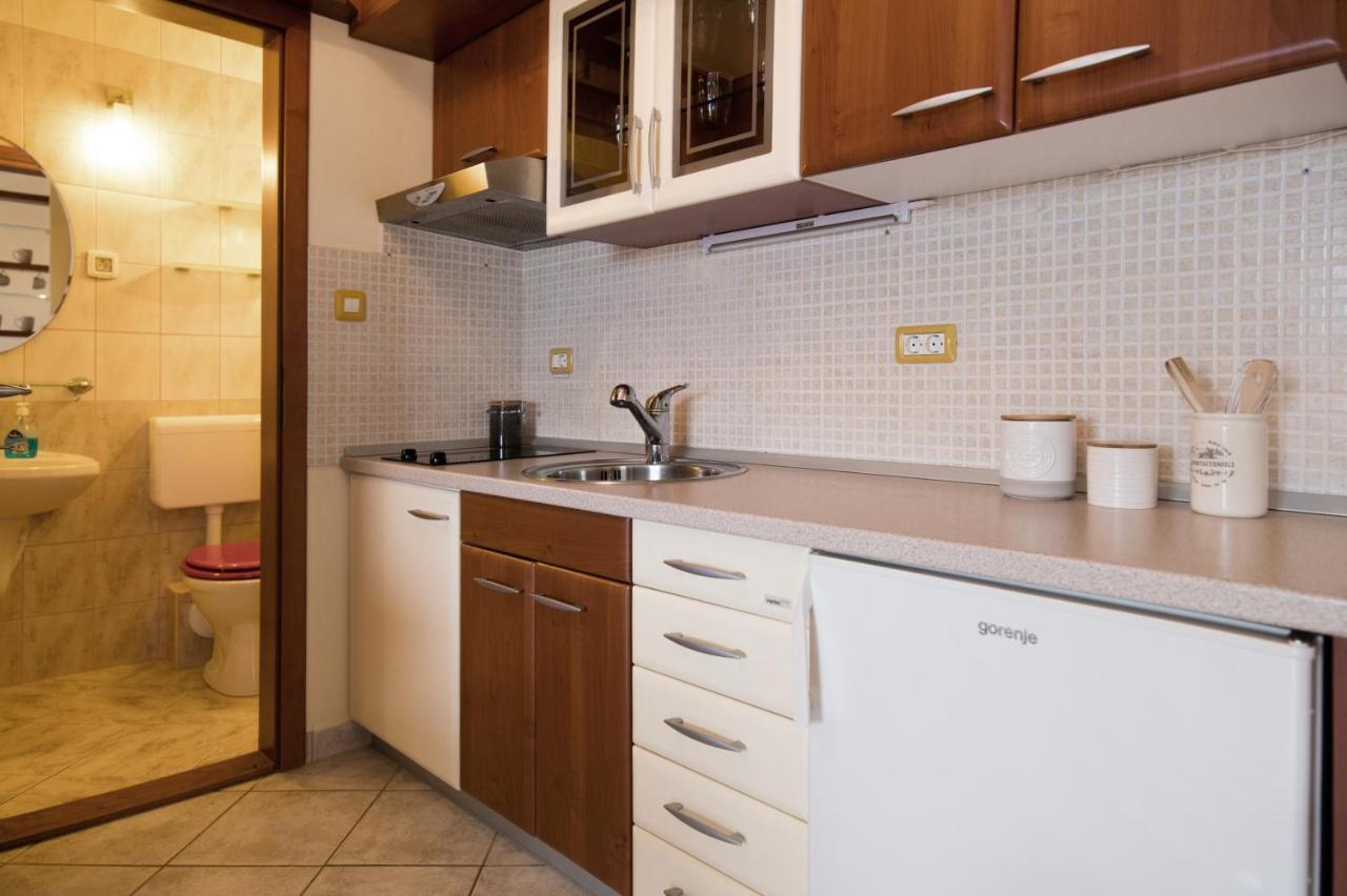 Apartman Mediterraneo Supetar Εξωτερικό φωτογραφία