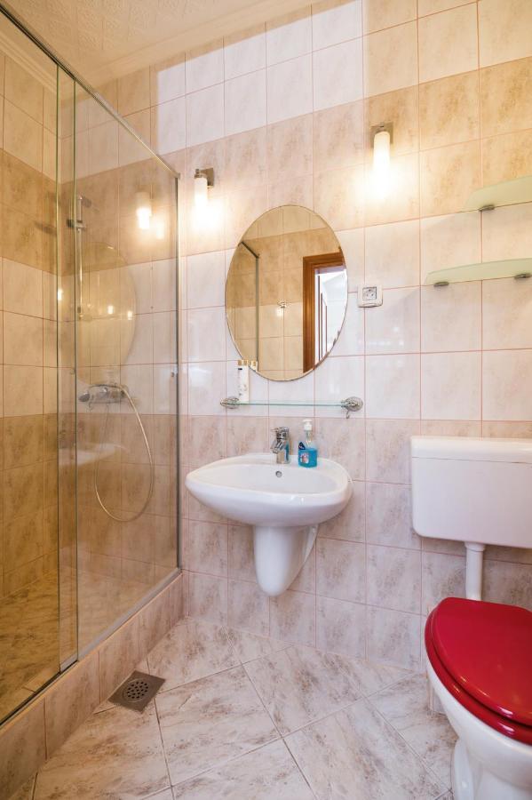 Apartman Mediterraneo Supetar Εξωτερικό φωτογραφία